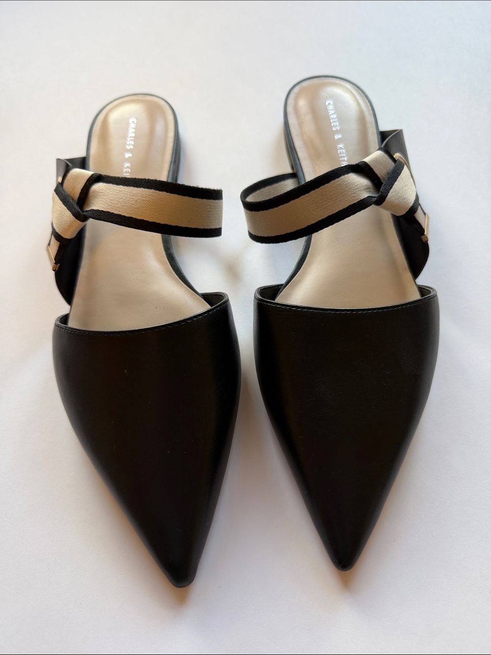 Charles & Keith Black Pointed Mules with Cream Contrast Strap, 39 - Picture 5 of 5